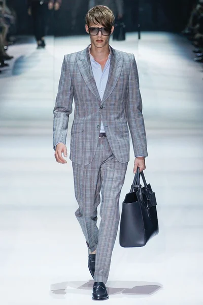 Look 7